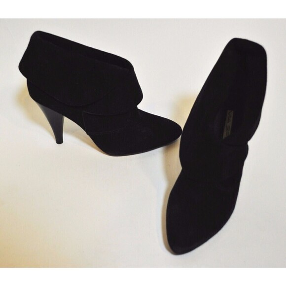 Stunning Via Spiga Black Suede Fold Over cuff Ankle Booties 3.5" heels Sz 5.5M - Picture 3 of 4